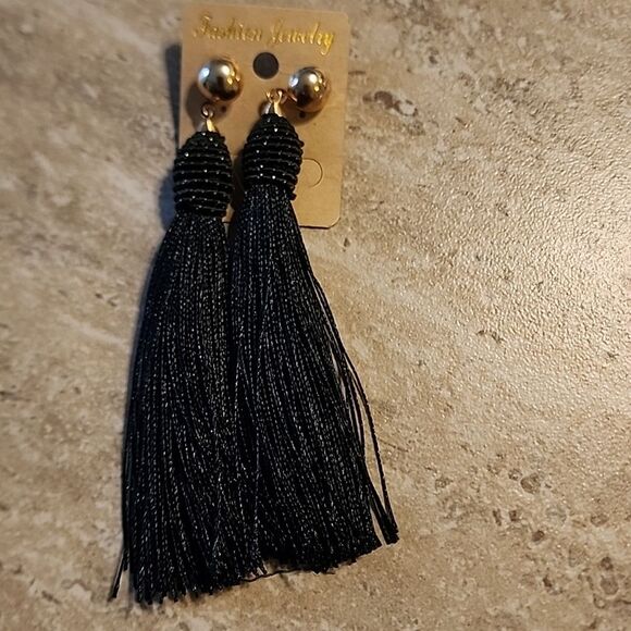 Tassel Earrings 3 Colors - Picture 2 of 3